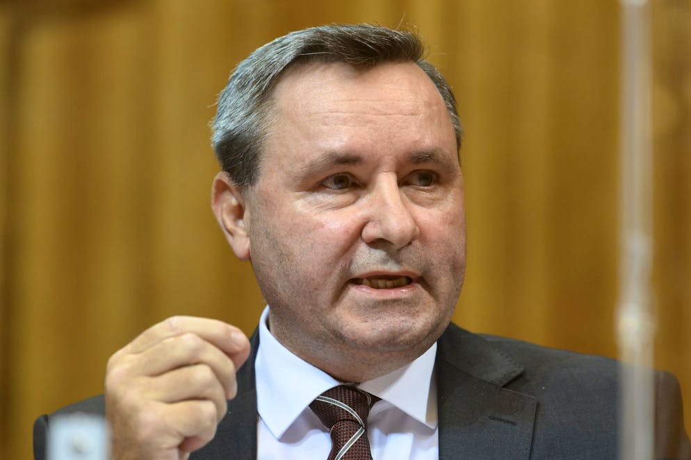 Der Berner SVP-Ständerat Werner Salzmann hat die Munition zur Wiedereinführung der Taschenmunition eingereicht.