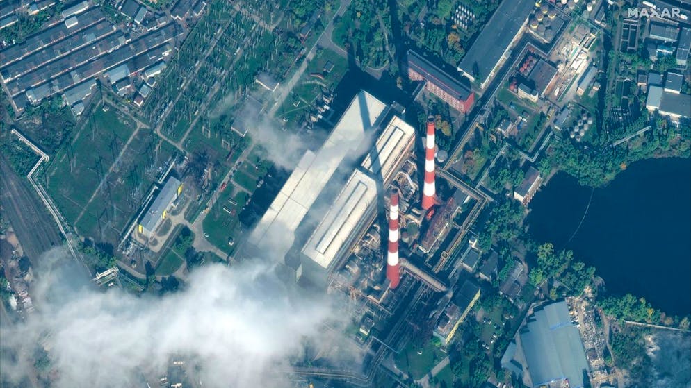 Chronologie des Krieges in der Ukraine. <strong>18. Oktober: </strong>In der Ukraine werden gezielt Elektrizitätswerke angegriffen. Die Energieversorgung gerät ins Stocken. Laut Aussagen des ukrainischen Präsidenten Wolodymyr Selenskyj sind über tausend Ortschaften ohne Strom.