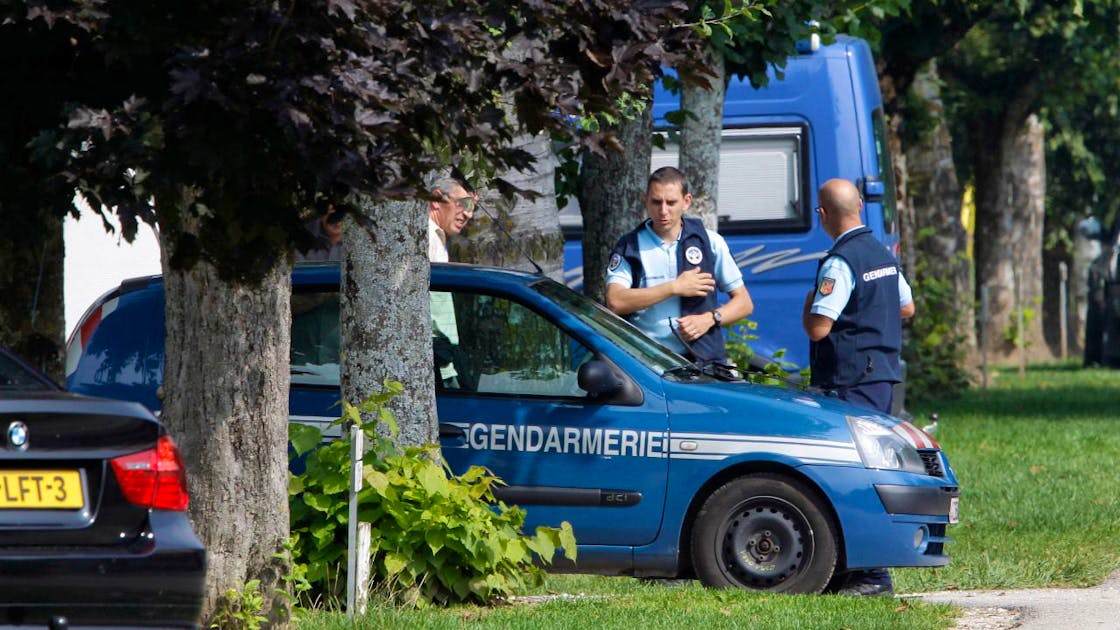 Besançon.  A man found lying in a pool of blood, investigations have been opened.