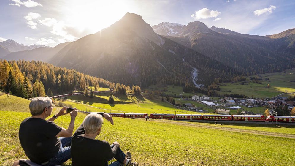 Längster Reisezug. Rhätische Bahn knackt den Weltrekord