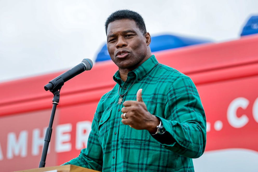 Duels à suivre. En Géorgie, l'ancienne star du football américain, le républicain Herschel Walker, cherche à s'emparer du siège au Sénat qu'occupe un pasteur démocrate, Raphael Warnock.