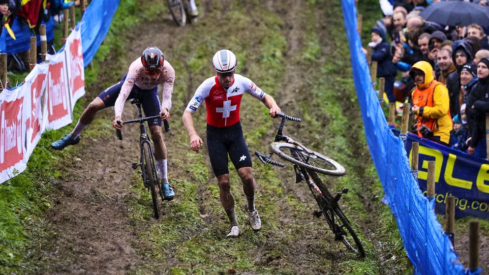 Kevin Kuhn (à droite) a pris la 5e place au Championnat d'Europe de cyclo-cross à Namur.