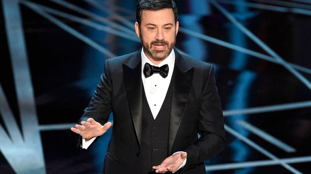 Jimmy Kimmel's dismissal. Does the right to freedom of speech still apply? Trump is 