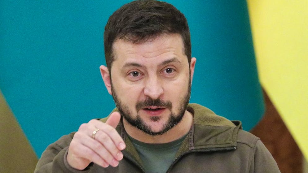 M. Zelensky avait fait savoir que son pays perdait «60 à 100 soldats par jour tués en action et autour de 500 personnes blessées en action». (archives).