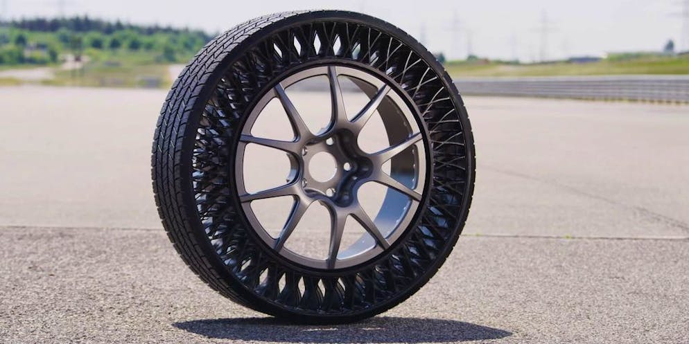 Der neue Reifen von Goodyear ist nicht mit Luft gefüllt.