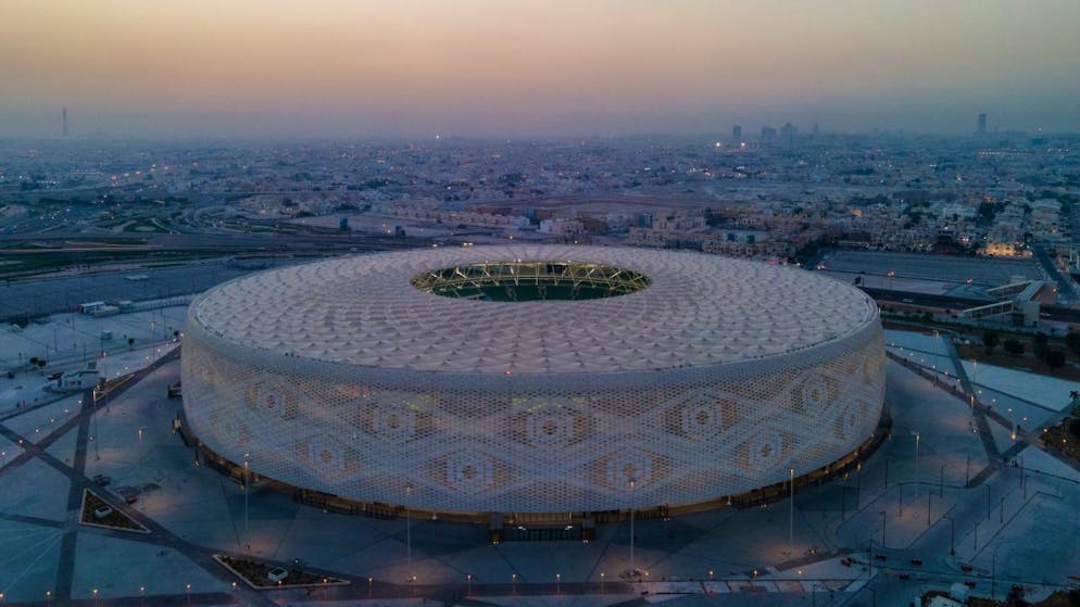 Das Design des Stadions Al Thumama in Doha stellt die «Gahfiya» dar, die traditionelle arabische Kopfbedeckung für die Männern, die im gesamten Nahen Osten getragen wird. Nach dem Turnier soll die Kapazität von 40 000 auf 20 000 Plätze reduziert werden.
