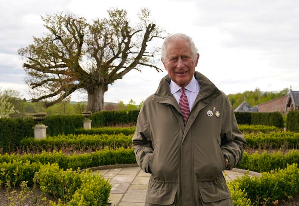 Prinz Andrew verliert seine Sommer-Residenz. Der Grund: König Charles. Der lässt das Anwesen Balmoral in Schottland zwei Wochen länger für die Öffentlichkeit geöffnet, als gewohnt – genau in dem Zeitraum, in dem sein Bruder dort sonst immer seine Sommerferien verbringt.