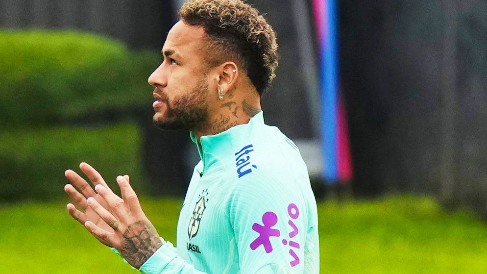 Neymar à l'entraînement avant le début du Mondial