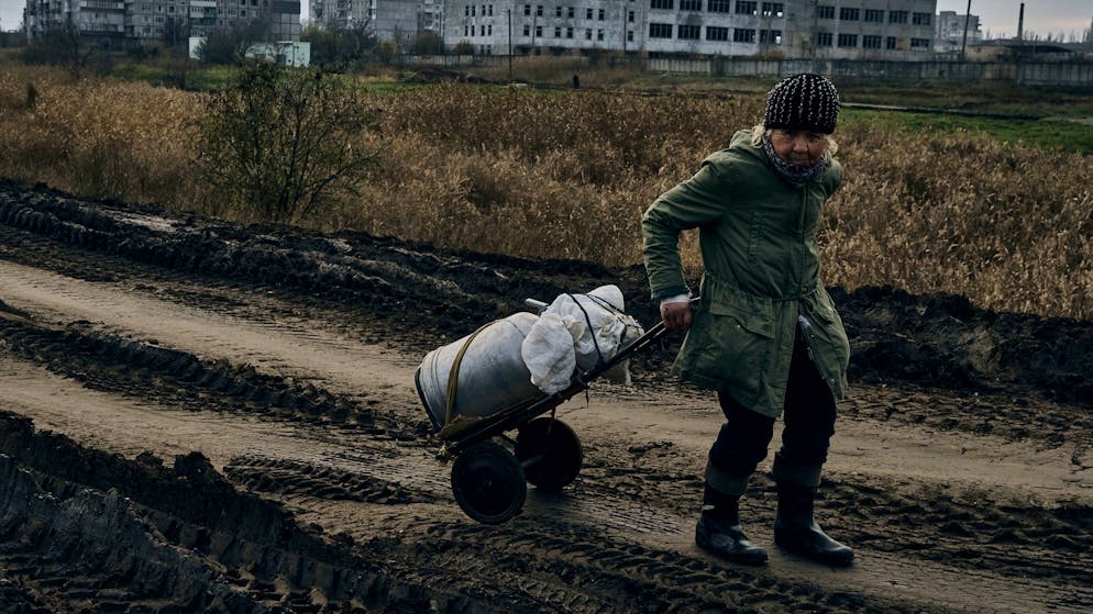 After targeted Russian bombing of Ukrainian power and water plants, people are facing a harsh winter.