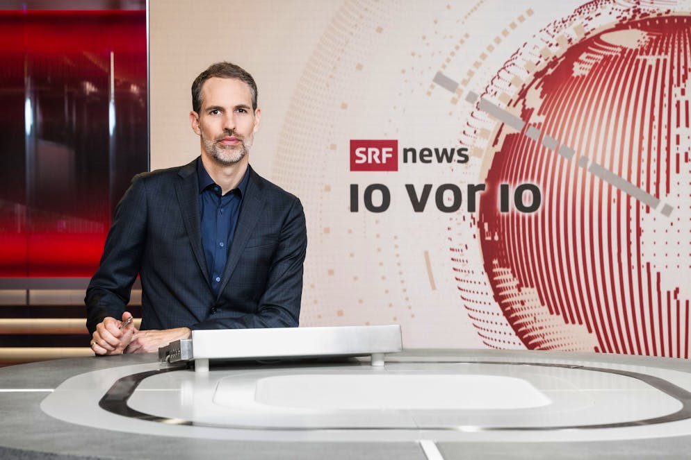 Arthur Honegger verletzt sich beim Snowboarden. Vor die Kamera treten will der SRF-Mann aber bereits in Kürze wieder: «Moderieren kann ich, da muss man ja keine grossen Sprünge machen.»