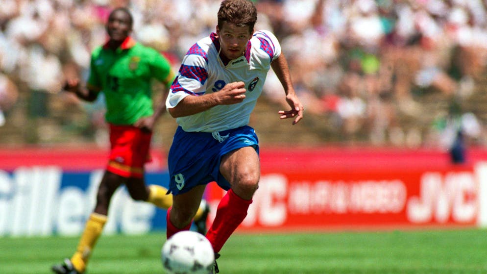 Oleg Salenko. Nonostante l'eccezionale performance ai Mondiali del 1994, il calciatore disputerà in carriera solo 8 partite con la maglia della Russia, totalizzando 6 reti. 