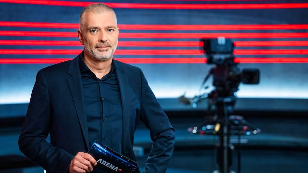 SRF-Moderatoren im Style-Check. «Sandro Brotz' Auftritt erinnert an eine sozialistische Uniform»