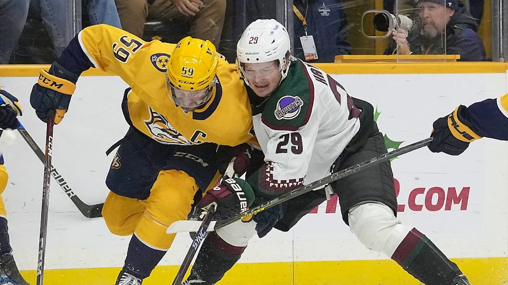 Roman Josi (links) und seine Nashville Predators erhalten eine nicht geplante Pause