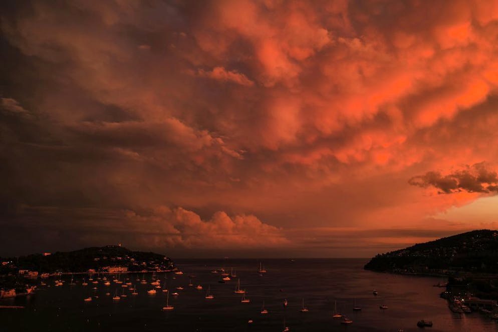 «L'accident a eu lieu aux environs de 13h00 sur la commune de Villefranche-sur-Mer, à la limite avec celle d'Èze», a indiqué à l'AFP un représentant de la préfecture des Alpes-Maritimes. (image d'illustration)