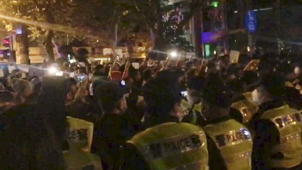 La lassitude s'accroît en Chine contre la politique draconienne de lutte contre le Covid-19. Le taux insuffisant de vaccination en Chine, particulièrement chez les seniors, est l'un des arguments du gouvernement pour maintenir ses mesures. (archives)