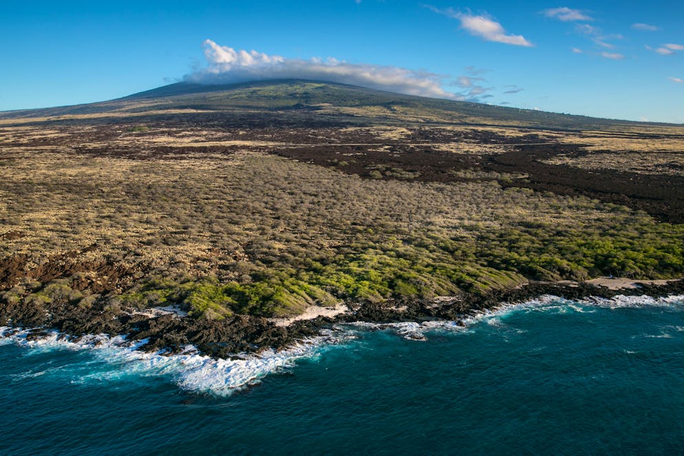 Le plus gros volcan actif du monde, le Mauna Loa, en éruption à Hawaï