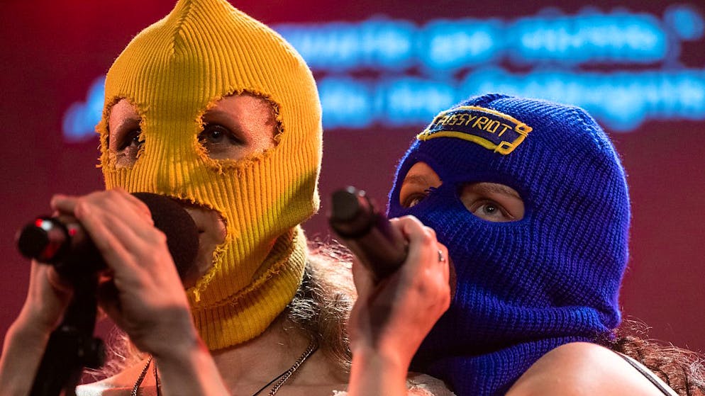 Aktivistinnen der russischen Punk-Gruppe Pussy Riot haben bei der Fussball-WM in Katar auf der Tribüne bei der Partie zwischen dem Iran und der USA für Frauenrechte im Iran protestiert. (Archivbild)