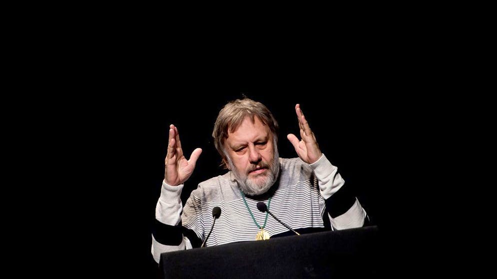 Der echte Slavoj Žižek redet schon viel, aber mit seinem Deepfake-Klon kann er es nicht aufnehmen.