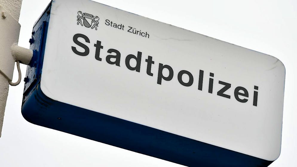 Der Gang zu einer beliebigen Polizeiwache könne für Opfer sexueller Übergriffe abschreckend sein, sagen zwei SP-Gemeinderätinnen. (Symbolbild)