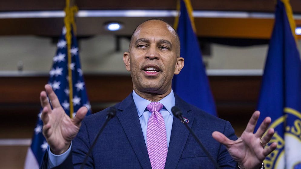 En tant que chef des démocrates, Hakeem Jeffries naviguera dès janvier dans une Chambre où son parti ne sera plus majoritaire.