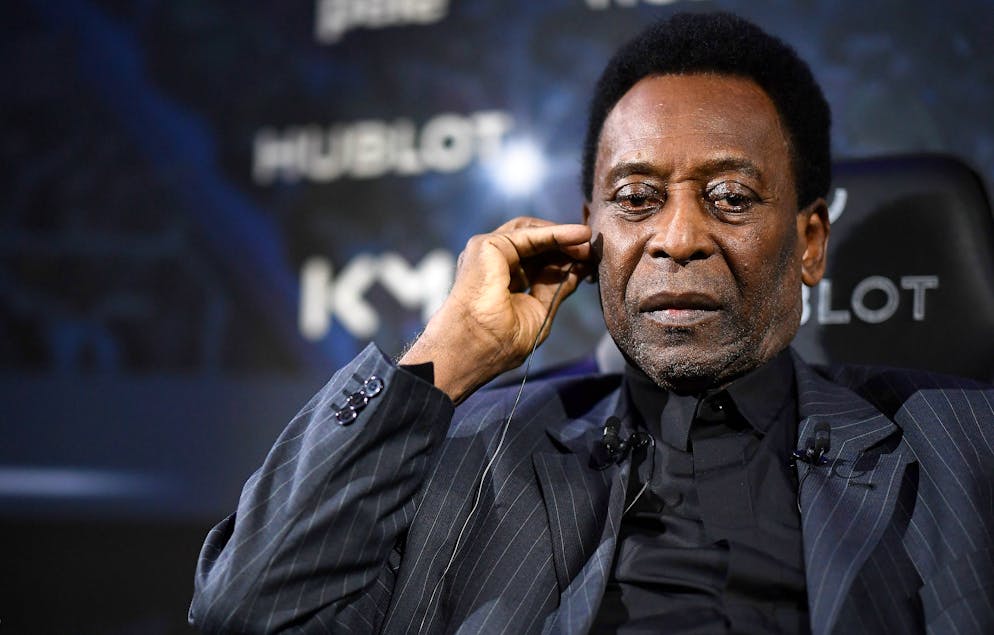 Pelé se rend régulièrement à l'hôpital.