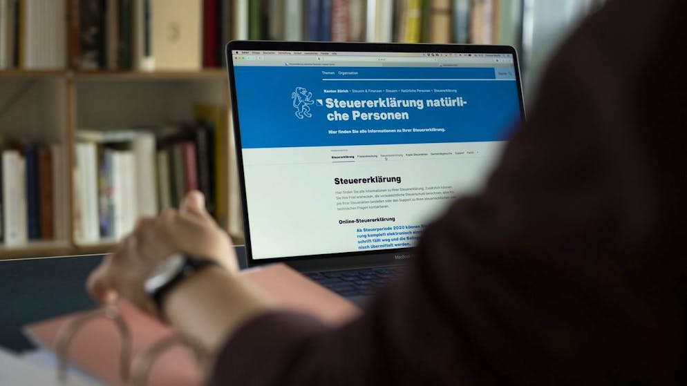 Mit dem bundesrätlichen Gegenvorschlag zur Steuergerechtigkeits-Initiative sollen künftig auch Verheiratete eine eigene Steuererklärung ausfüllen. (Symbolbild)