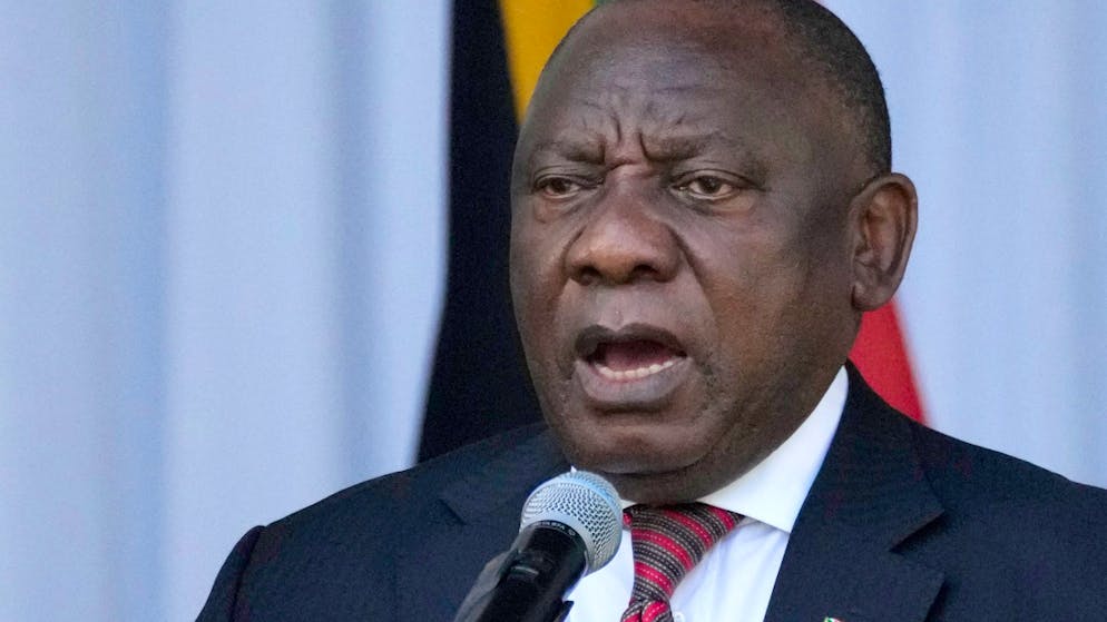 Südafrikas Präsident Cyril Ramaphosa steht unter Druck, denkt aber nicht daran, seinen Posten zu räumen.
