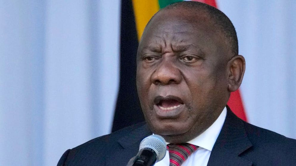 ARCHIV - Trotz Vorwürfen will Südafrikas Präsident Cyril Ramaphosa nicht zurücktreten und den Bericht erst untersuchen lassen. Foto: Themba Hadebe/AP/dpa