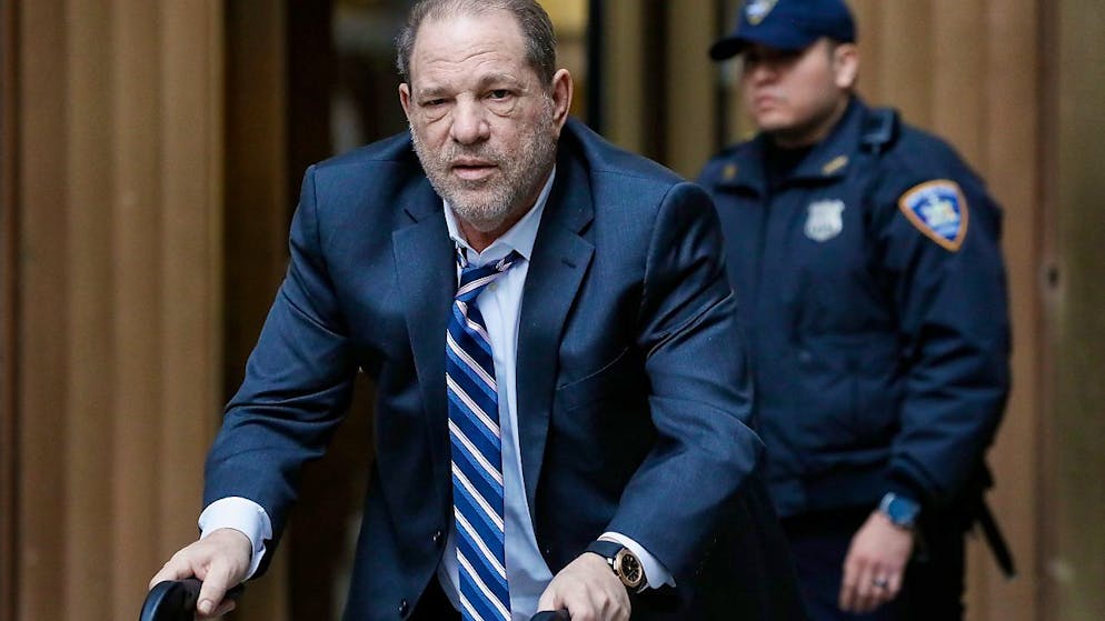 ARCHIV - Harvey Weinstein droht eine jahrzehntelange Haftstrafe. Foto: John Minchillo/AP/dpa