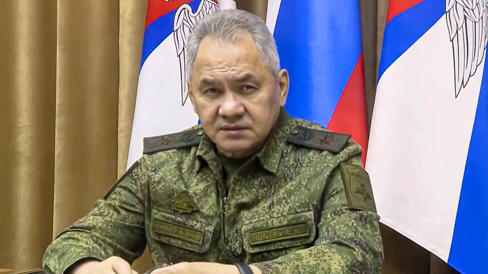HANDOUT - Der russische Verteidigungsminister Sergej Schoigu besucht Verbündete in Belarus. Foto: Uncredited/Russian Defense Ministry Press Service/AP/dpa - ACHTUNG: Nur zur redaktionellen Verwendung und nur mit vollständiger Nennung des vorstehenden Credits