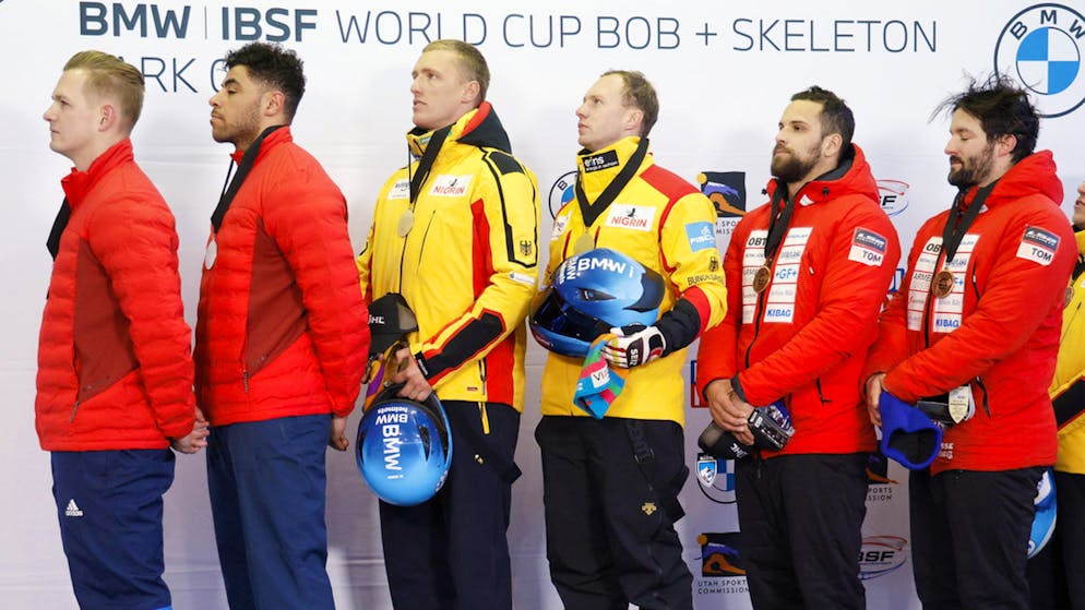 Michael Vogt et son pousseur Sandro Michel (à droite) ont grimpé sur le podium à Park City.