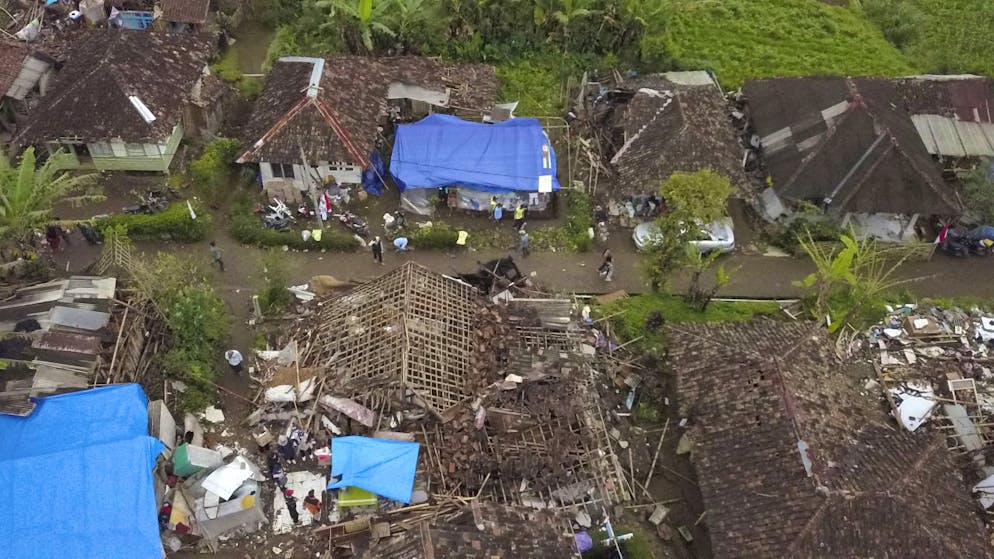 Un autre tremblement de terre avait déjà fait plus de 320 morts il y a deux semaines sur l'ile de Java.