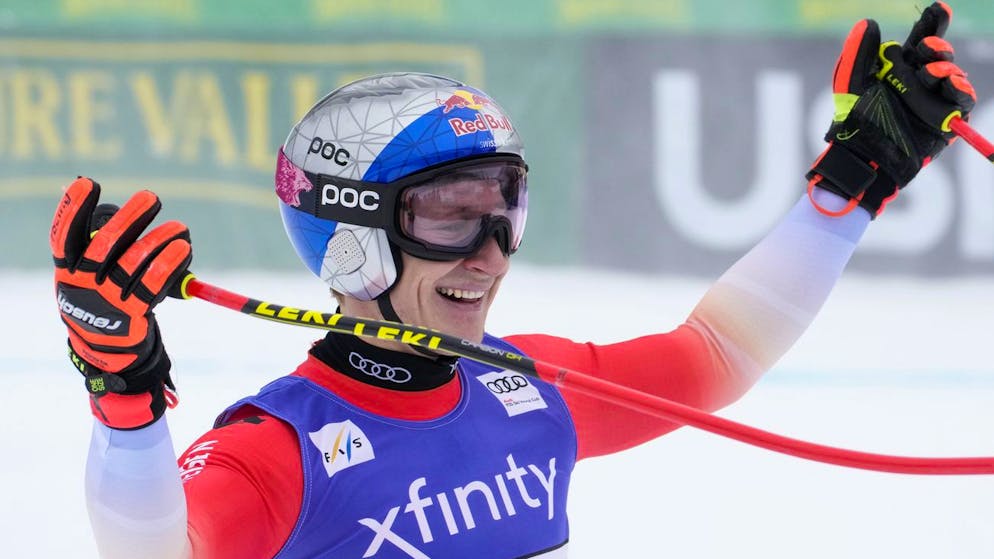 Marco Odermatt secondo.