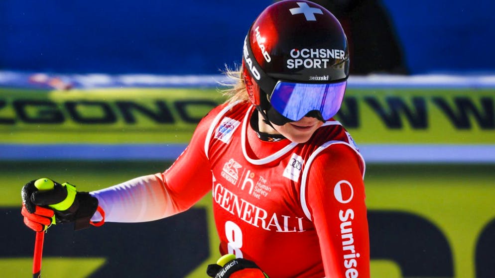 Corinne Suter fährt auch in der zweiten Abfahrt von Lake Louise aufs Podest.