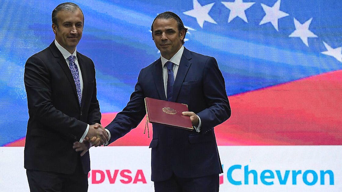 Venezuela y Estados Unidos.  Maduro y Chevron firman importantes acuerdos.