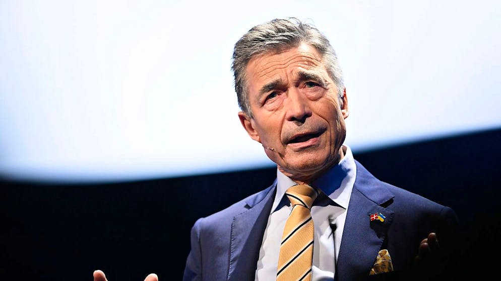L'ex segretario generale della NATO Anders Fogh Rasmussen non apprezza come la Svizzera usa la sua neutralità nella guerra in Ucraina, in particolare per la decisione di non consentire alla Germania di dare all'Ucraina munizioni svizzere per i carri armati Gepard.