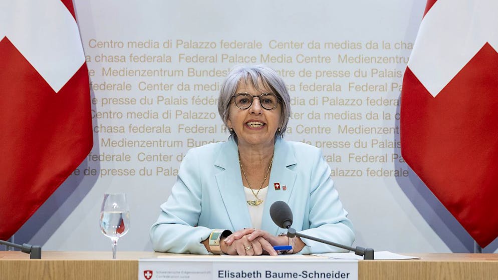 La neoeletta consigliera federale Elisabeth Baume Schneider, in conferenza stampa