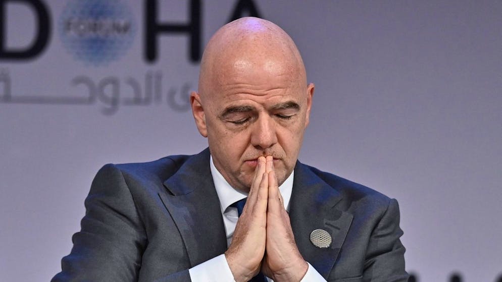 Contestazione nel suo luogo di nascita per Gianni Infantino.
