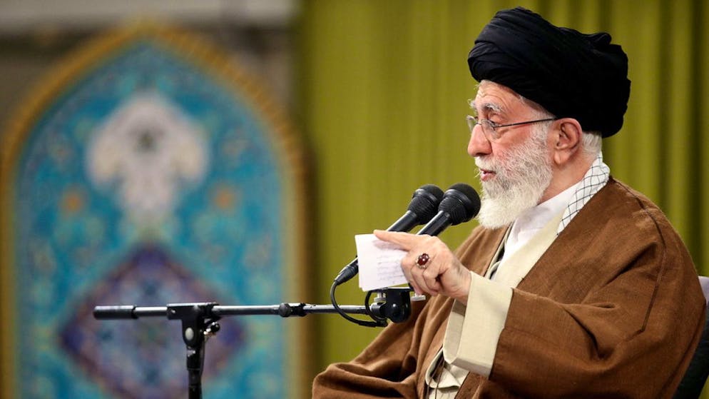 Badri Khamenei critica il fratello, la Guida suprema della Repubblica islamica Ali Khamenei (nella foto), affermando che "il regime della Repubblica islamica non ha portato altro che sofferenza e oppressione per l'Iran e gli iraniani".