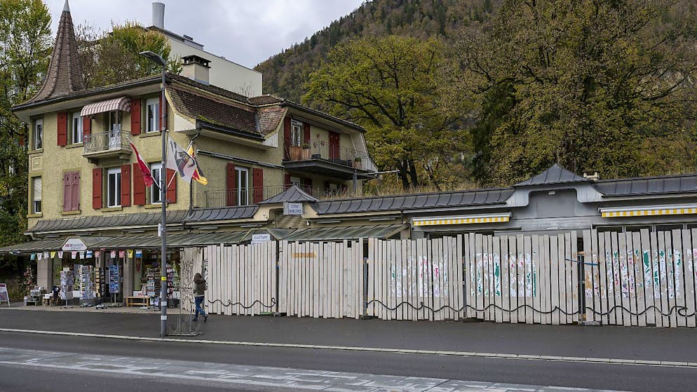 Im Oktober 2020 wurde der Wirt des bekannten Interlakner Lokals Des Alpes in seiner Wohnung über dem Restaurant erschlagen.