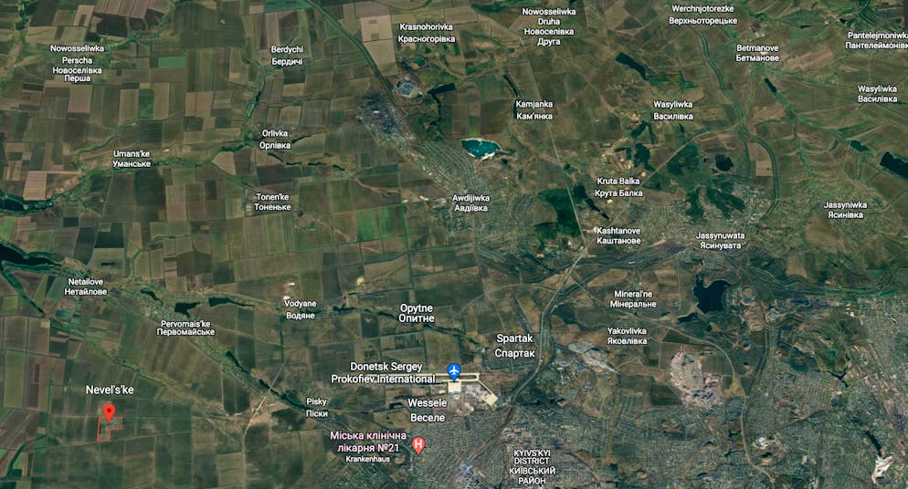 In der Mitte liegt Awdijiwka Nevelske ist rot markiert und Krasnohorivka ist oben in der Mitte des Bildes zu sehen.