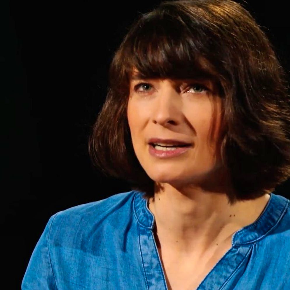 Kaltërina Latifi bei «Schawinski». «Ich habe meine Eltern angeschaut und mich fremd gefühlt»