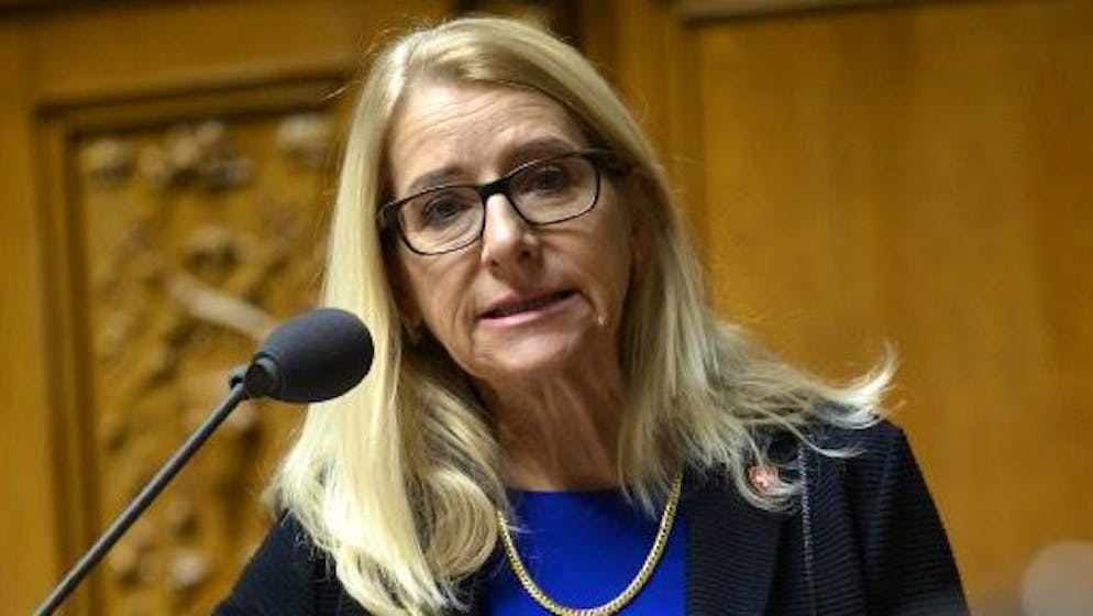 Diese Politiker müssen ihr Pult räumen. Die Zürcher SVP-Vertreterin Therese Schläpfer muss ebenfalls die Koffer packen.