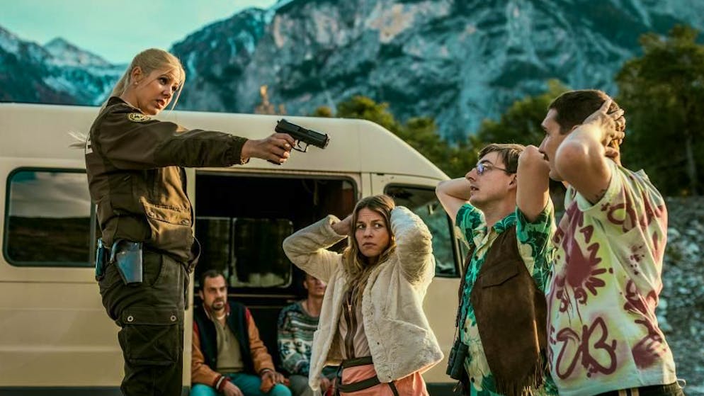 «Tschugger»-Macherin. «Ich gebe das Geld lieber für eine Explosion aus»