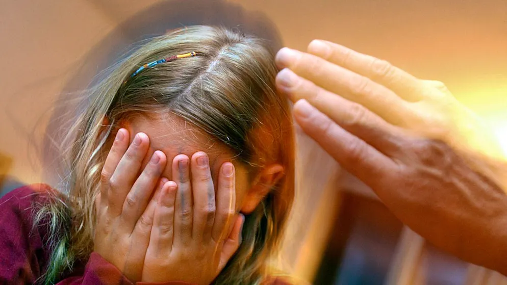 «Vous avez causé des dommages considérables à la fillette, vous l'avez traitée comme une lépreuse», a déclaré le président du tribunal lors de la lecture du jugement (image d'illustration).