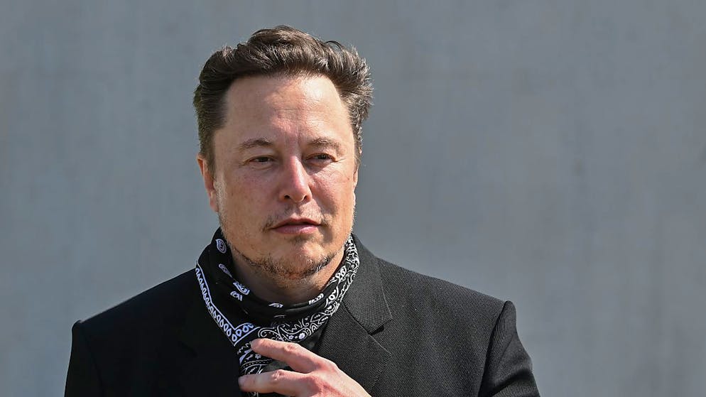 Elon Musk hat sich von rund 22 Millionen Tesla-Aktien für insgesamt knapp 3,6 Milliarden US-Dollar getrennt. (Archivbild)
