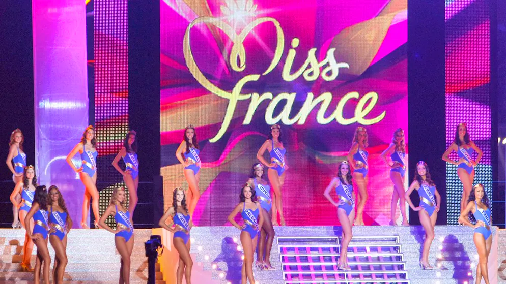 Depuis 2022, le concours de Miss France est ouvert à toutes les femmes de plus de 18 ans, sans limite d'âge, y compris mariées, avec ou sans enfants, ainsi qu'aux femmes transgenres (archives).