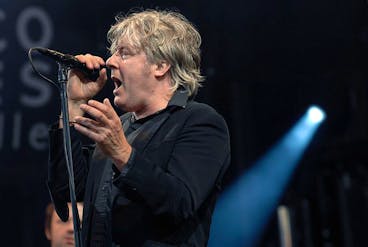 La Rochelle, FRANCE: Belgian singer Arno performs during the Francofolies de la Rochelle music fetival, 12 July 2007 in La Rochelle, western France.    AFP PHOTO XAVIER LEOTY (Photo credit should read XAVIER LEOTY/AFP via Getty Images)