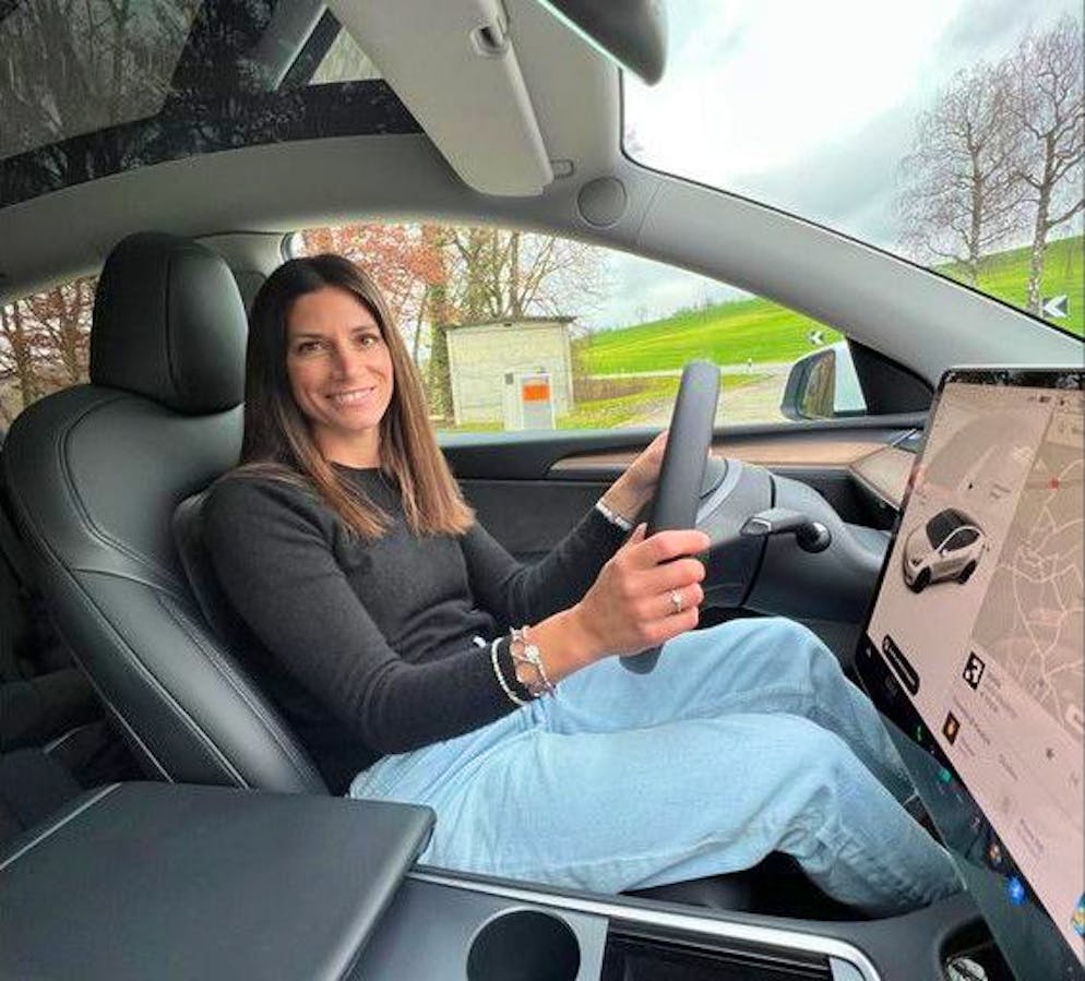Cyndie vermisst beim Tesla Model Y Performance ein Head-Up-Display.