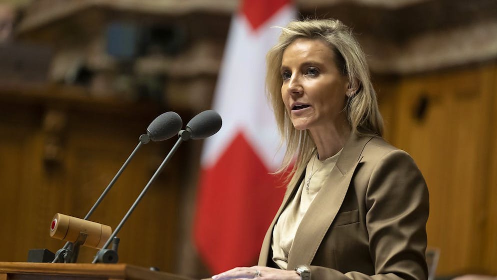 La consigliera nazionale Céline Amaudruz (UDC/GE) nel mirino di attivisti che volevano lanciarle una torta in faccia durante un dibattito (foto d'archivio)